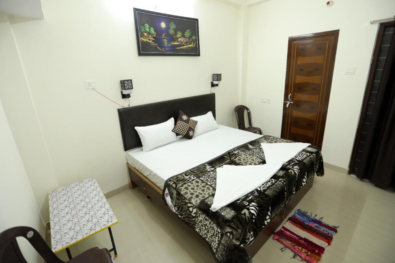Gully Ghar Hotel พาราณสี ภายนอก รูปภาพ