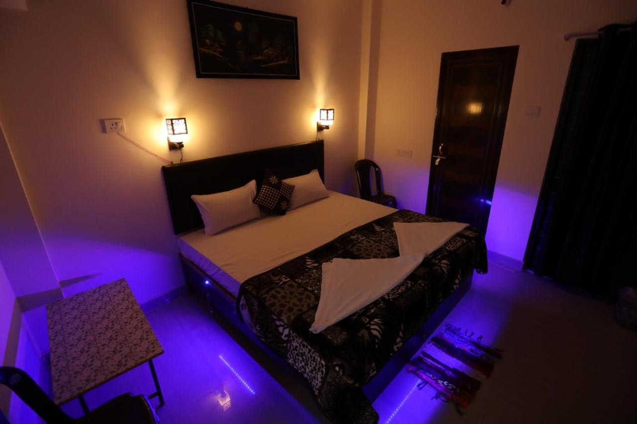 Gully Ghar Hotel พาราณสี ภายนอก รูปภาพ